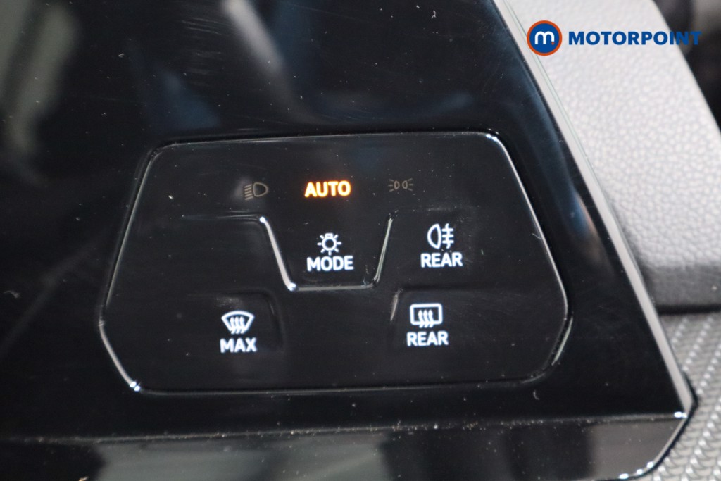 Volkswagen Golf R-Line Automatic Petrol Hatchback - Stock Number (1586308) - 17th supplementary image