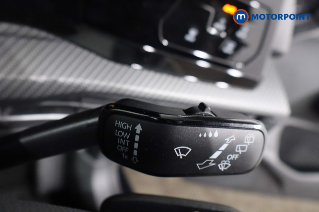 Volkswagen Golf R-Line Automatic Petrol Hatchback - Stock Number (1586308) - 19th supplementary image
