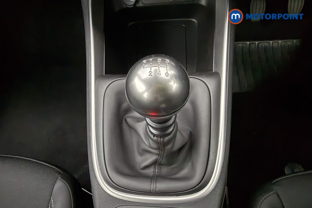 Jeep Avenger Altitude Manual Petrol SUV - Stock Number (1565120) - 6th supplementary image