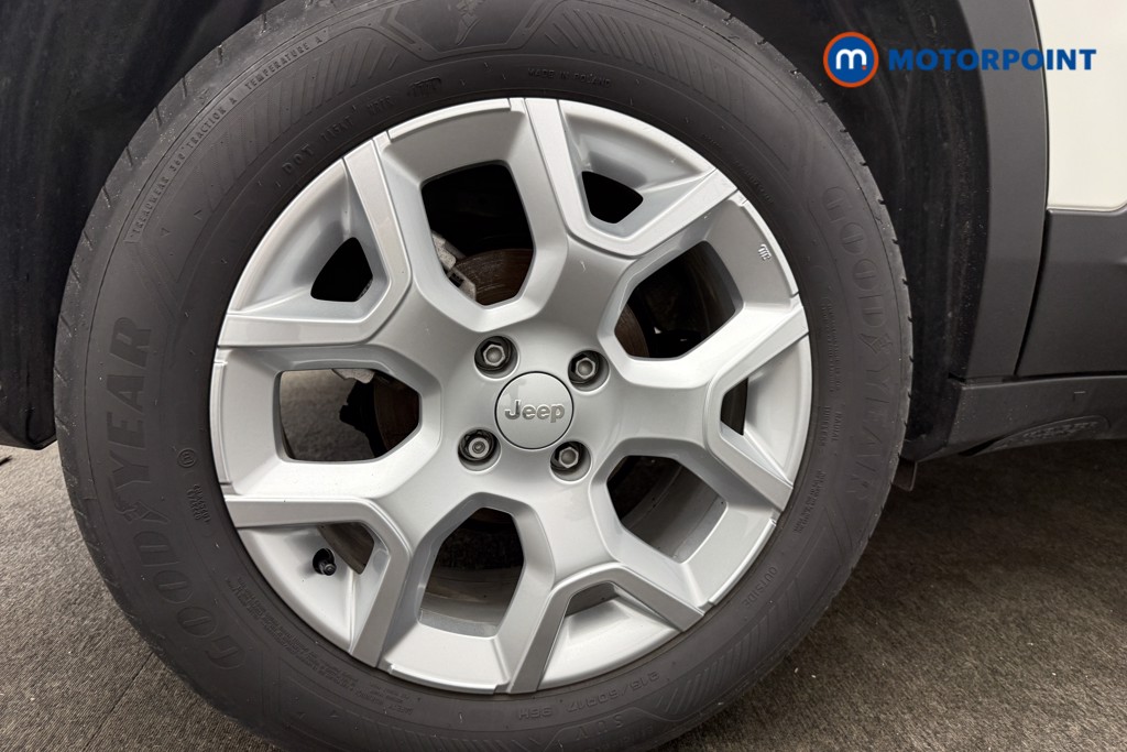 Jeep Avenger Altitude Manual Petrol SUV - Stock Number (1565120) - 9th supplementary image