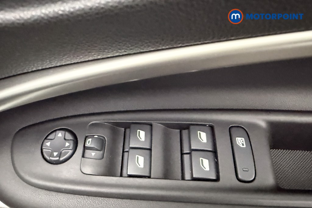 Jeep Avenger Altitude Manual Petrol SUV - Stock Number (1565120) - 18th supplementary image