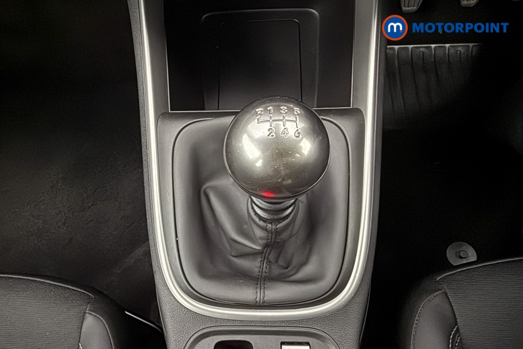 Jeep Avenger Altitude Manual Petrol SUV - Stock Number (1565133) - 6th supplementary image