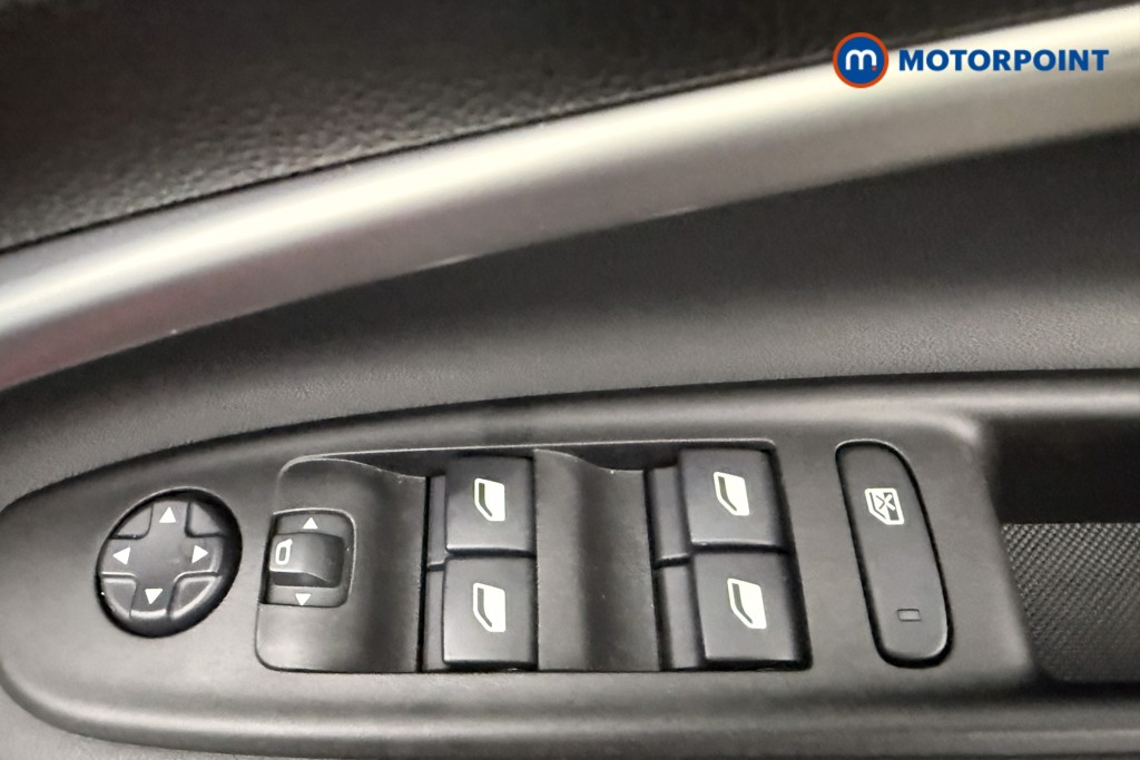 Jeep Avenger Altitude Manual Petrol SUV - Stock Number (1565133) - 18th supplementary image