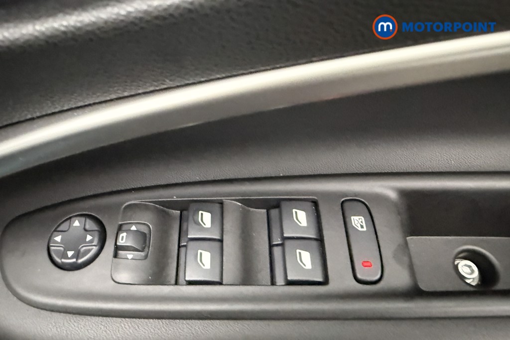 Jeep Avenger Altitude Manual Petrol SUV - Stock Number (1565134) - 18th supplementary image