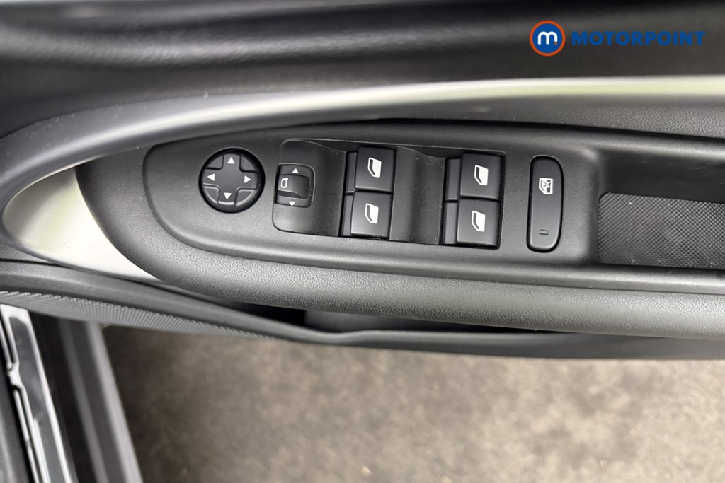 Jeep Avenger Altitude Manual Petrol SUV - Stock Number (1565137) - 16th supplementary image