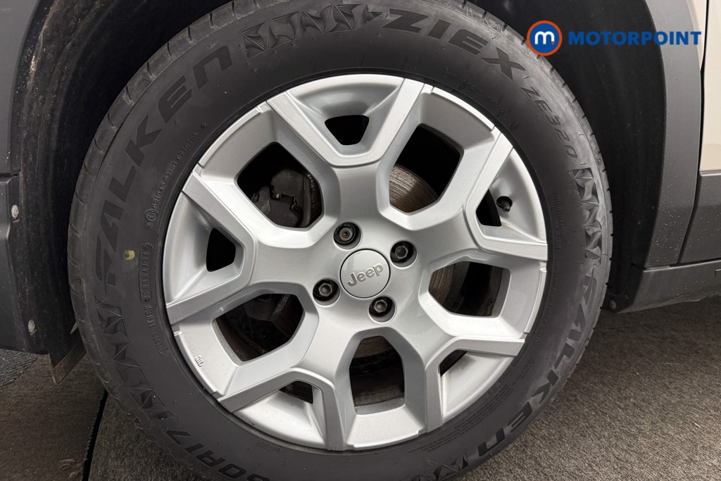 Jeep Avenger Altitude Manual Petrol SUV - Stock Number (1565142) - 11th supplementary image