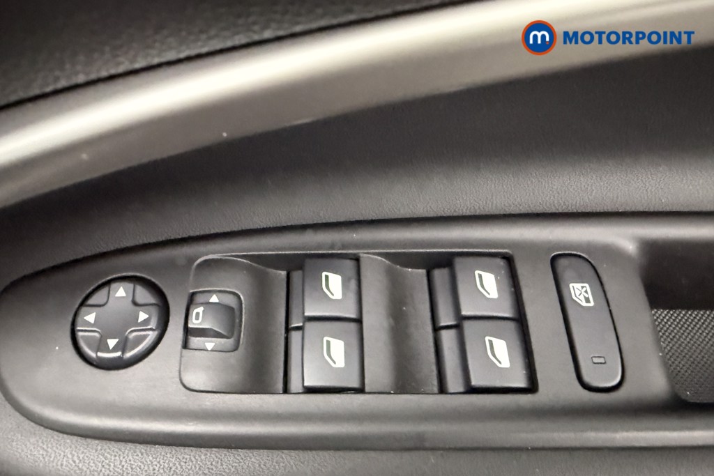 Jeep Avenger Altitude Manual Petrol SUV - Stock Number (1565142) - 18th supplementary image