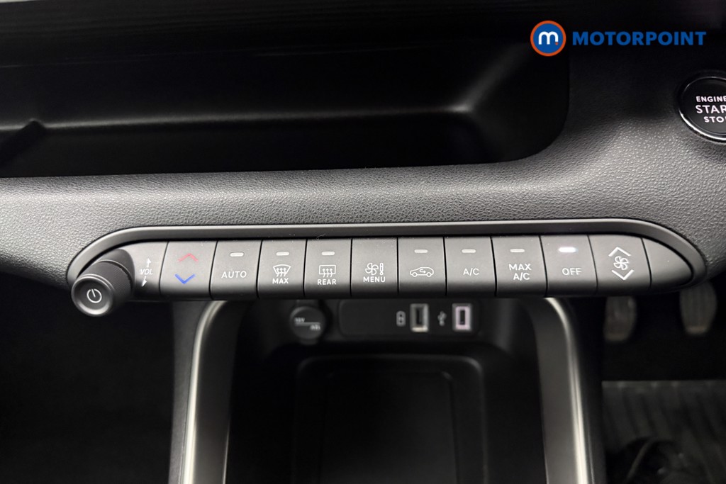 Jeep Avenger Altitude Manual Petrol SUV - Stock Number (1565153) - 13th supplementary image