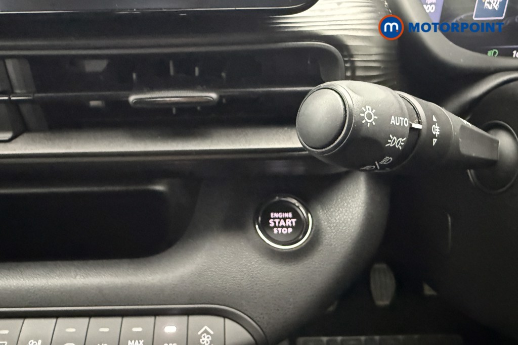 Jeep Avenger Altitude Manual Petrol SUV - Stock Number (1565153) - 14th supplementary image