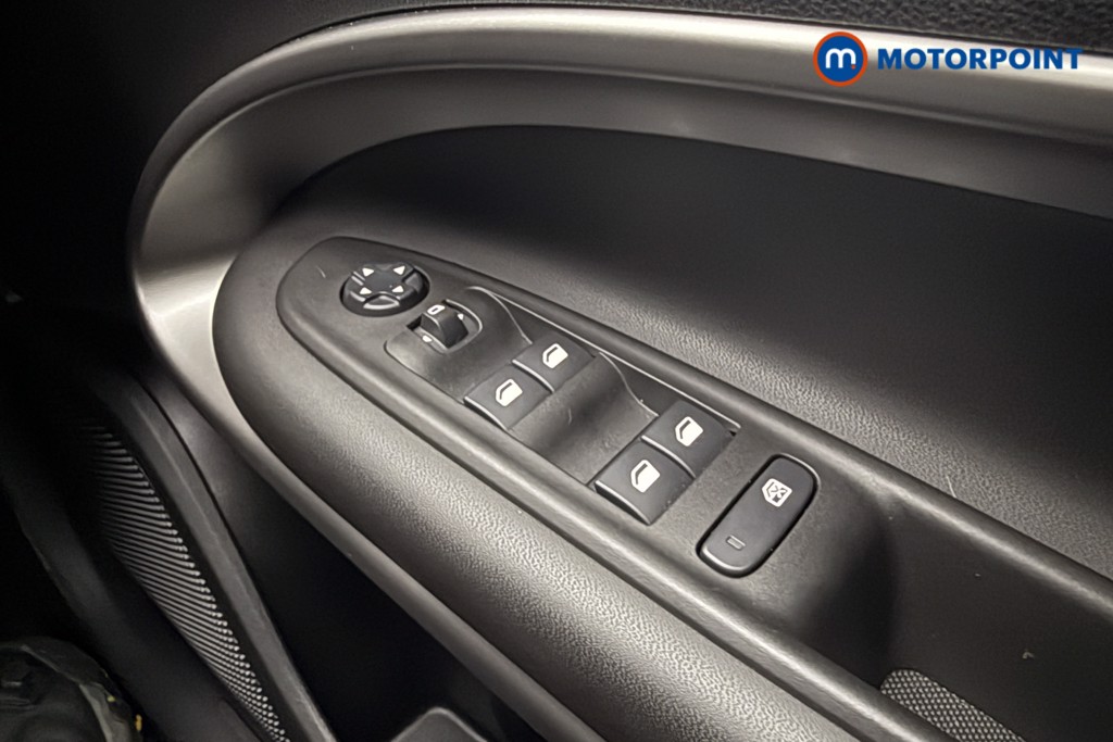Jeep Avenger Altitude Manual Petrol SUV - Stock Number (1565153) - 17th supplementary image