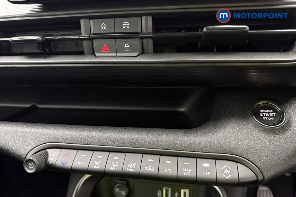 Jeep Avenger Altitude Manual Petrol SUV - Stock Number (1565179) - 16th supplementary image