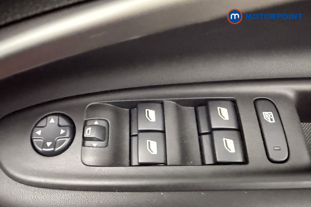 Jeep Avenger Altitude Manual Petrol SUV - Stock Number (1565183) - 18th supplementary image