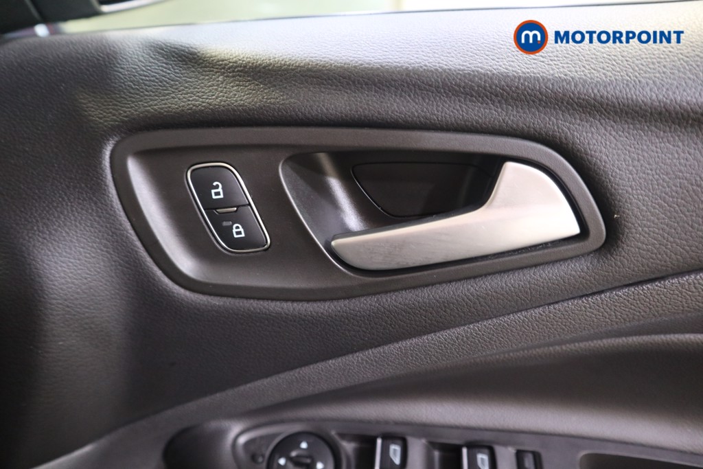 Ford Kuga St-Line Manual Petrol SUV - Stock Number (1565545) - 9th supplementary image