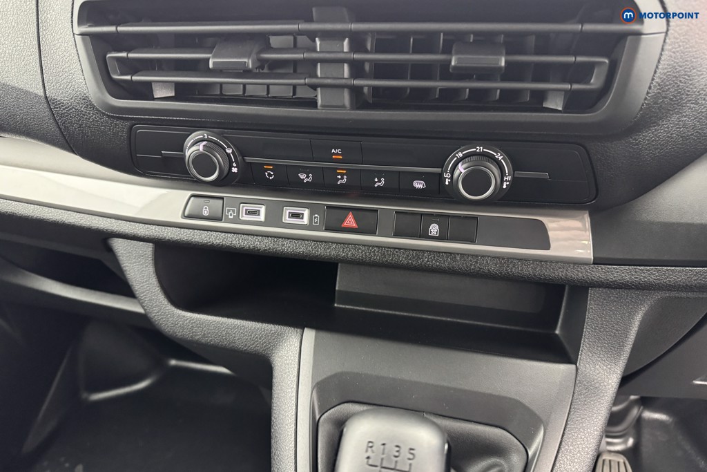 Vauxhall Vivaro Prime Manual Diesel Crew Bus - Stock Number (1567288) - 14th supplementary image