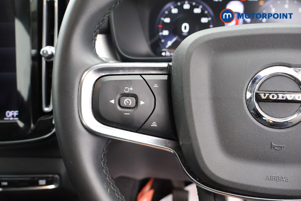 Volvo Xc40 Momentum Manual Petrol SUV - Stock Number (1569517) - 2nd supplementary image
