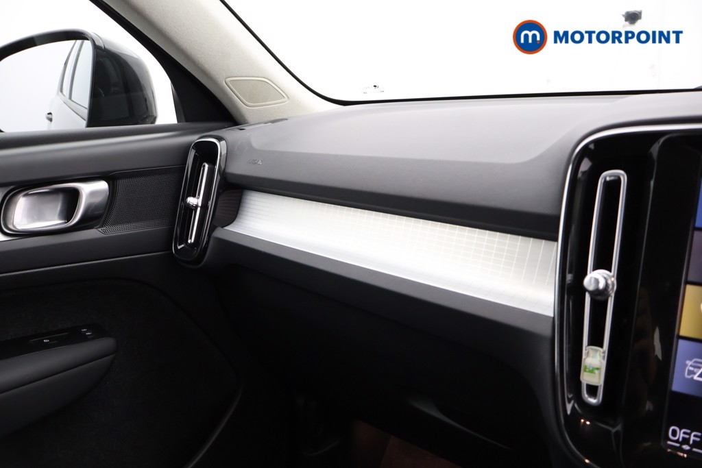 Volvo Xc40 Momentum Manual Petrol SUV - Stock Number (1569517) - 7th supplementary image