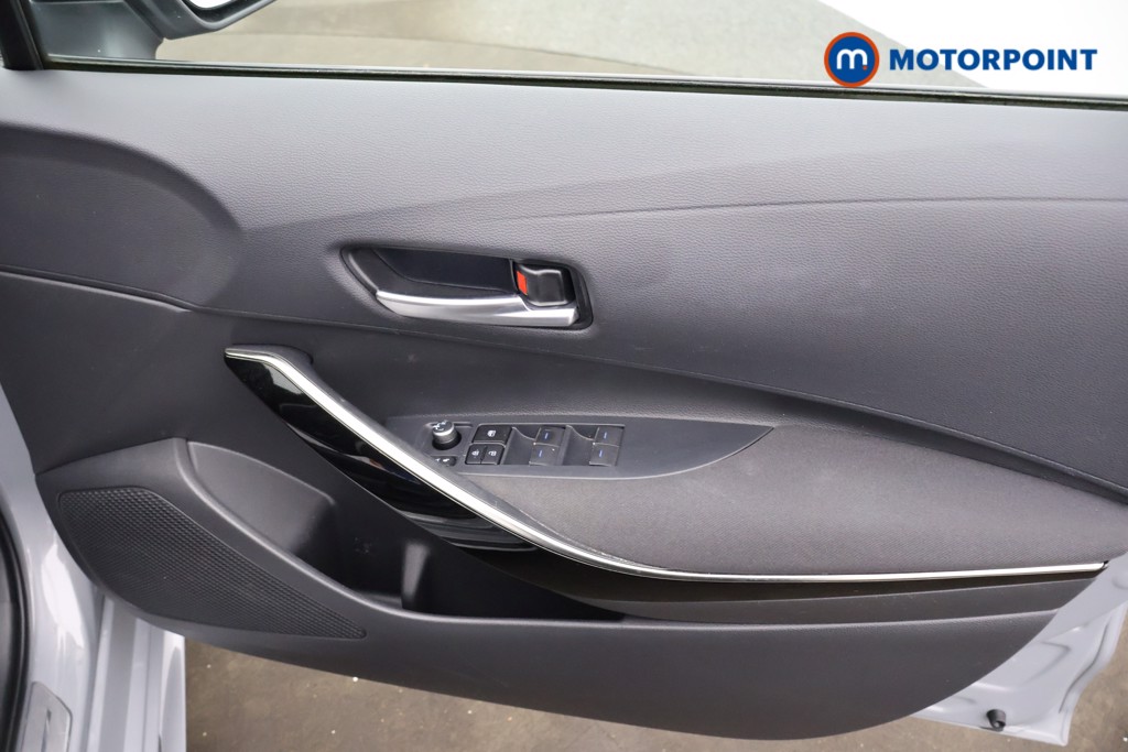 Toyota Corolla Gr Sport Automatic Petrol-Electric Hybrid Hatchback - Stock Number (1571821) - 9th supplementary image