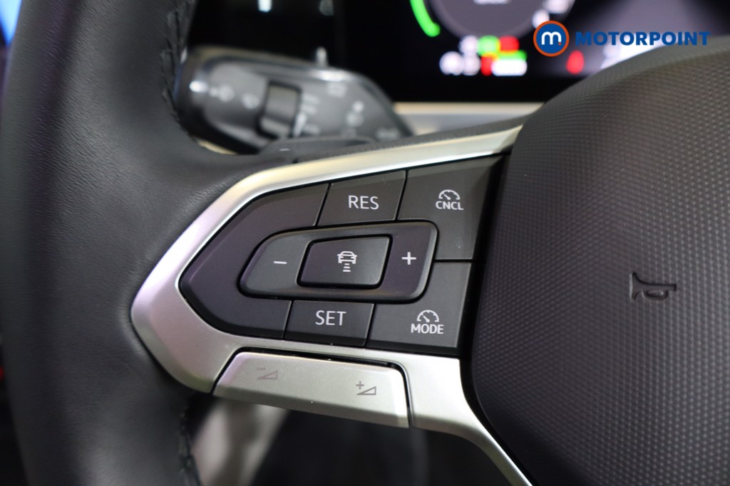 Volkswagen Passat Life Automatic Petrol Plug-In Hybrid Estate - Stock Number (1573305) - 15th supplementary image