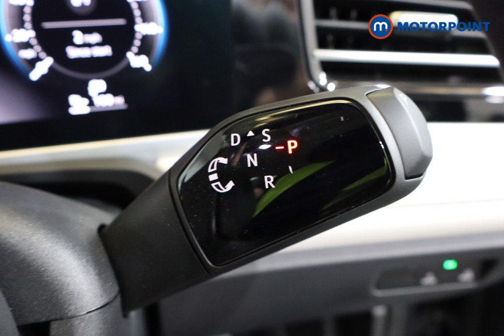 Volkswagen Passat Life Automatic Petrol Plug-In Hybrid Estate - Stock Number (1573305) - 18th supplementary image