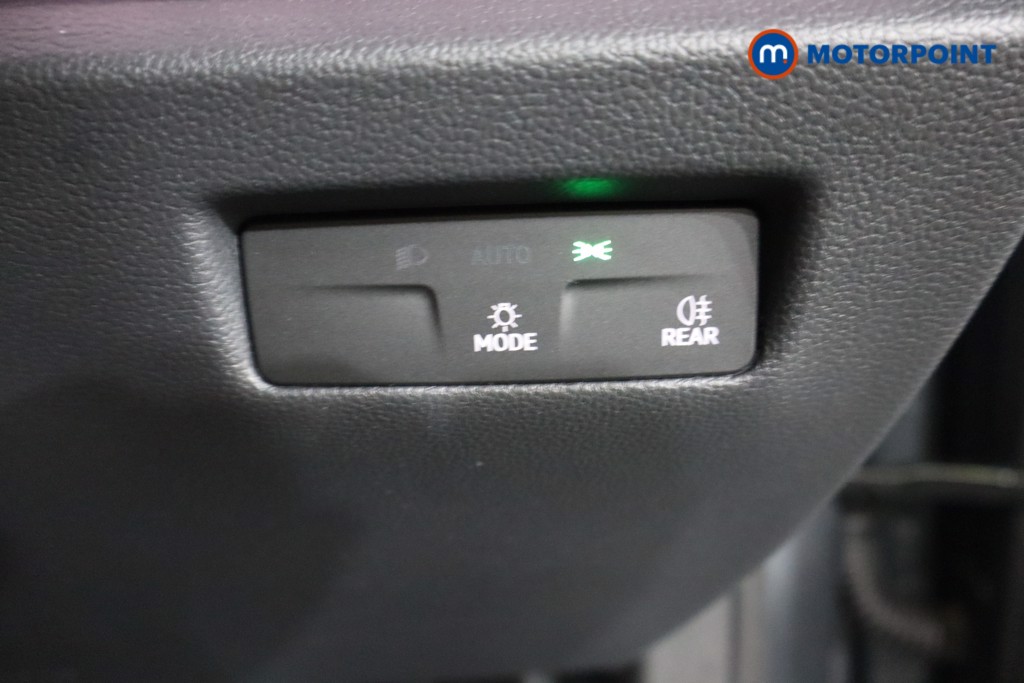 Volkswagen Passat Life Automatic Petrol Plug-In Hybrid Estate - Stock Number (1573305) - 19th supplementary image