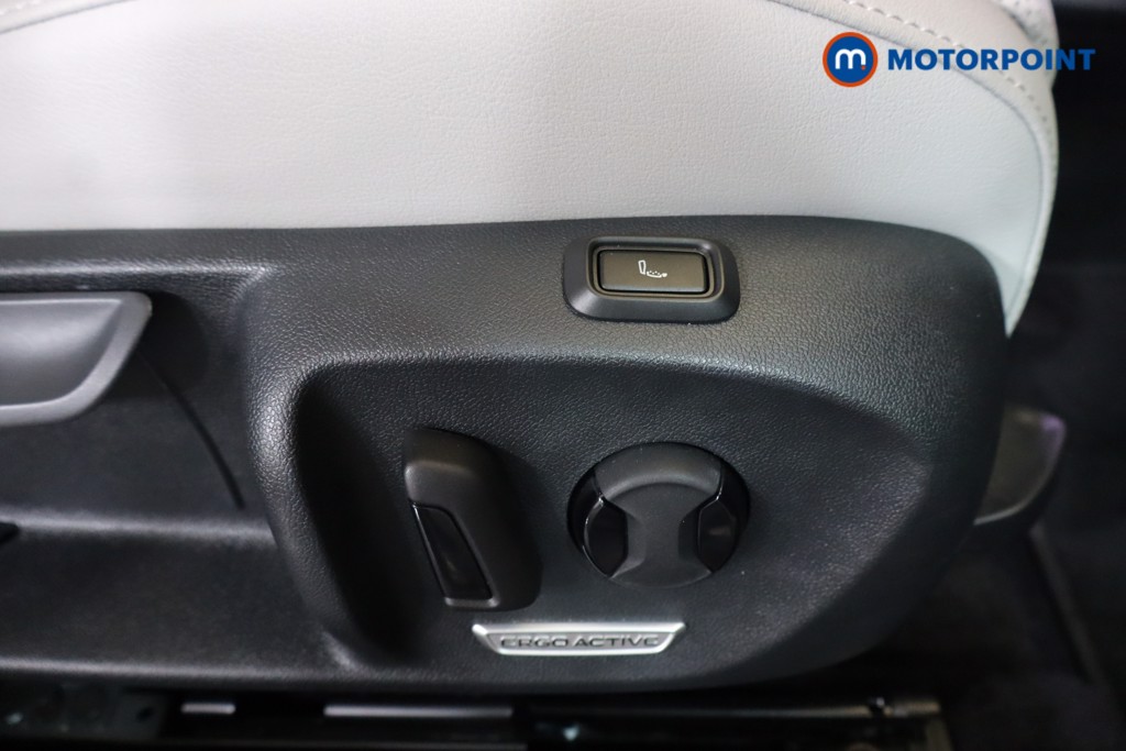 Volkswagen Passat Life Automatic Petrol Plug-In Hybrid Estate - Stock Number (1573305) - 21st supplementary image