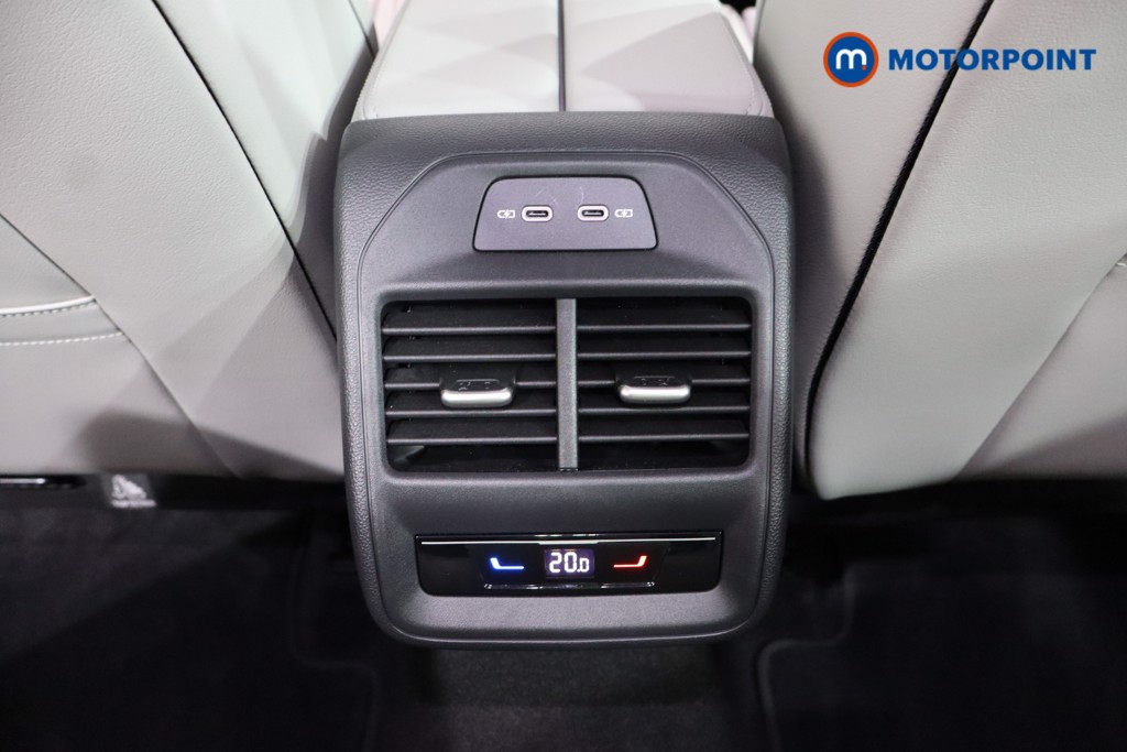 Volkswagen Passat Life Automatic Petrol Plug-In Hybrid Estate - Stock Number (1573305) - 24th supplementary image