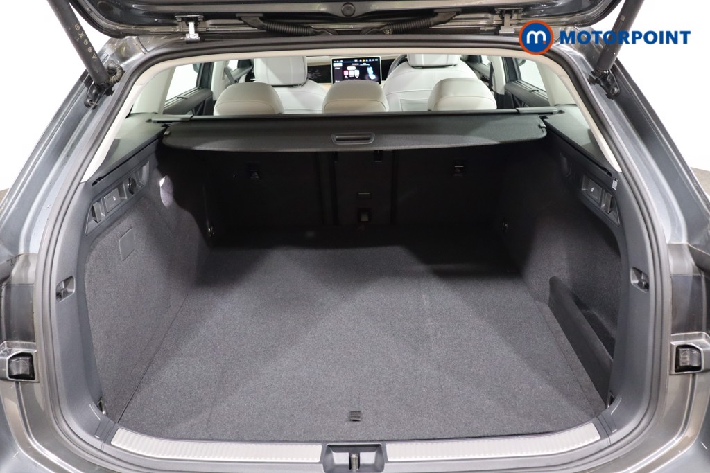Volkswagen Passat Life Automatic Petrol Plug-In Hybrid Estate - Stock Number (1573305) - 26th supplementary image