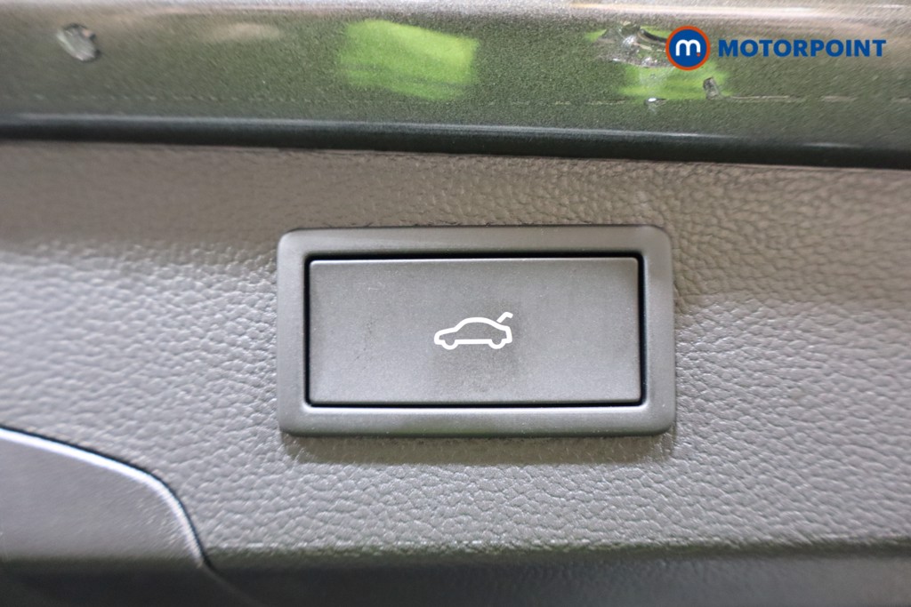 Volkswagen Passat Life Automatic Petrol Plug-In Hybrid Estate - Stock Number (1573305) - 27th supplementary image