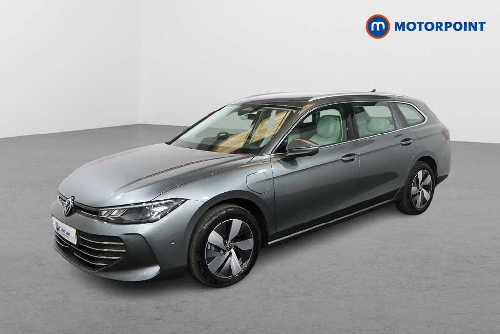 Volkswagen Passat Life Automatic Petrol Plug-In Hybrid Estate - Stock Number (1573305) - Passenger side front corner
