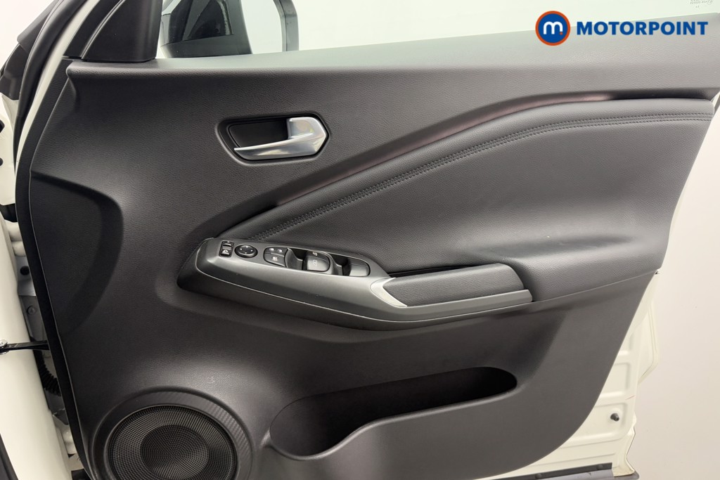 Nissan Juke N-Connecta Automatic Petrol-Electric Hybrid SUV - Stock Number (1573979) - 14th supplementary image