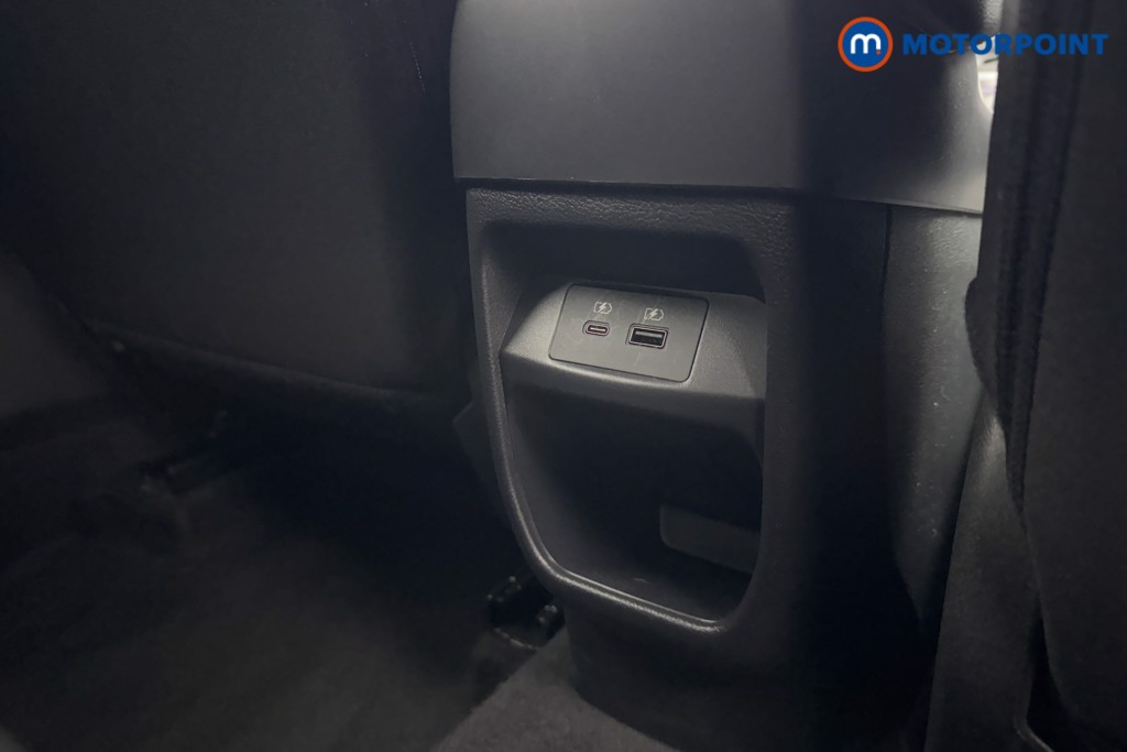 Nissan Juke N-Connecta Automatic Petrol-Electric Hybrid SUV - Stock Number (1573979) - 19th supplementary image