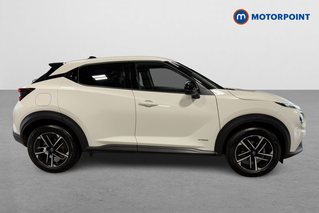 Nissan Juke N-Connecta Automatic Petrol-Electric Hybrid SUV - Stock Number (1573979) - Drivers side