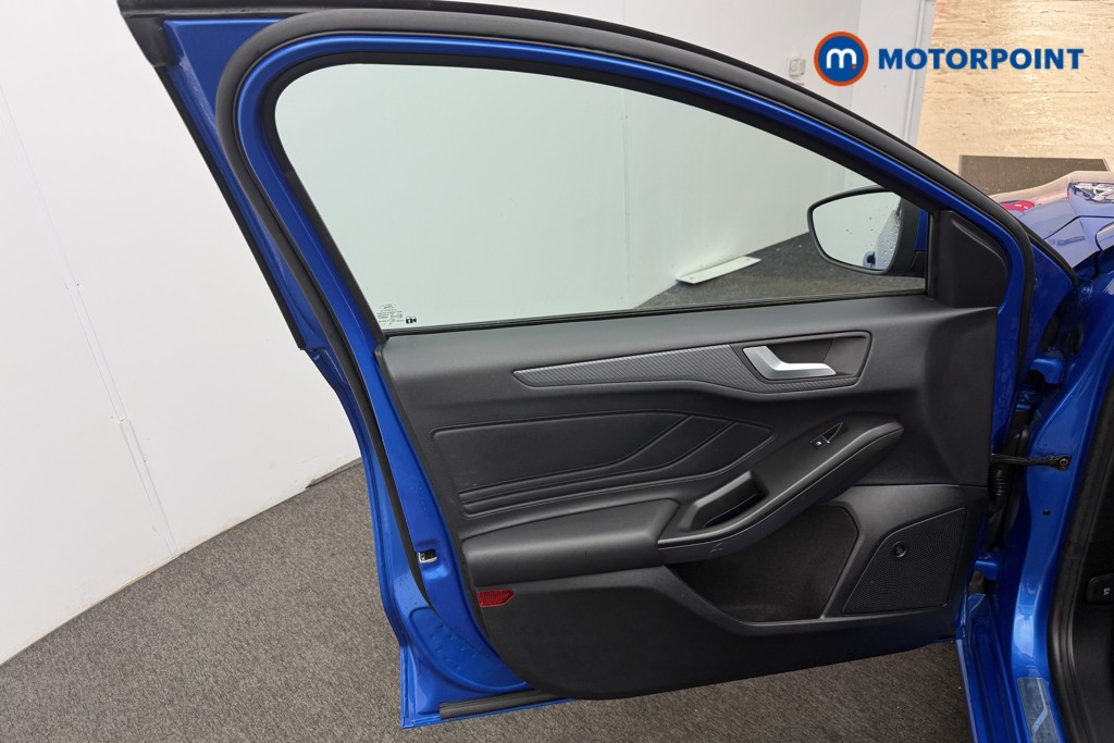 Ford Focus St-Line X Manual Diesel Hatchback - Stock Number (1574716) - 4th supplementary image