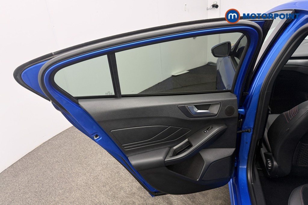 Ford Focus St-Line X Manual Diesel Hatchback - Stock Number (1574716) - 6th supplementary image