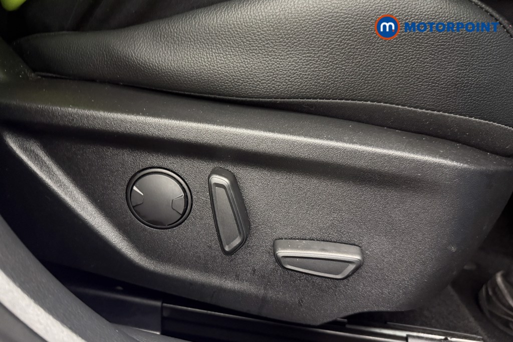 Ford Focus St-Line X Manual Diesel Hatchback - Stock Number (1574716) - 19th supplementary image