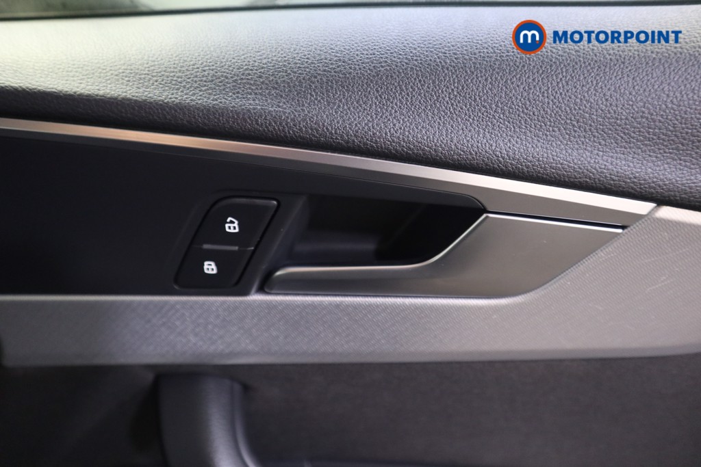 Audi A4 Technik Automatic Petrol Saloon - Stock Number (1580889) - 9th supplementary image