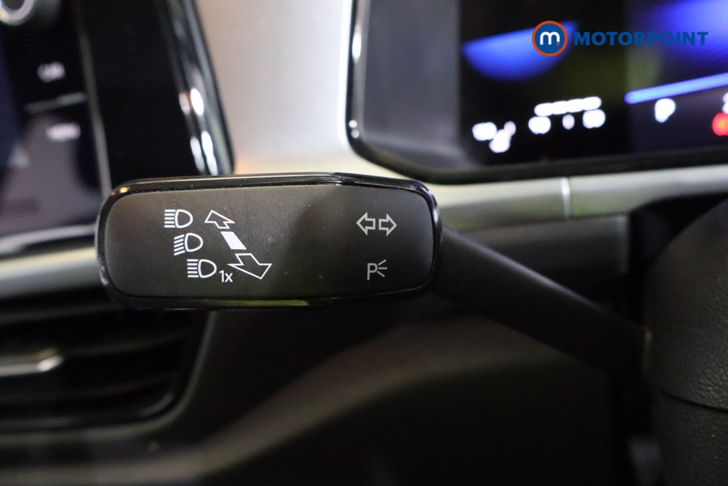 Volkswagen T-Roc Life Automatic Petrol SUV - Stock Number (1581539) - 14th supplementary image