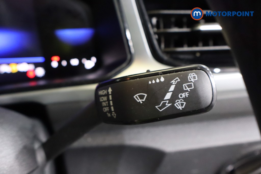 Volkswagen T-Roc Life Automatic Petrol SUV - Stock Number (1581539) - 15th supplementary image