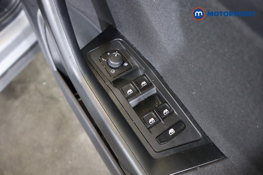 Volkswagen T-Roc Life Automatic Petrol SUV - Stock Number (1581539) - 17th supplementary image