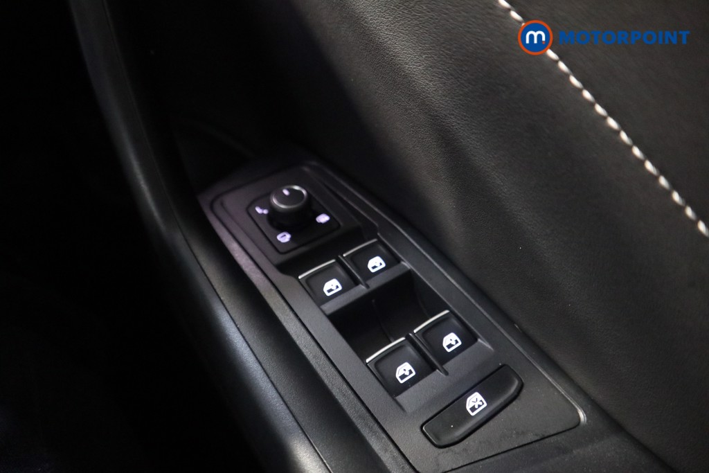 Volkswagen T-Roc R-Line Manual Petrol SUV - Stock Number (1582541) - 6th supplementary image