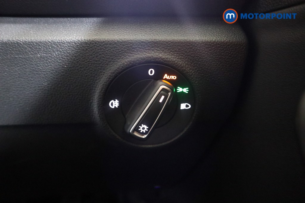 Volkswagen T-Roc R-Line Manual Petrol SUV - Stock Number (1582541) - 7th supplementary image