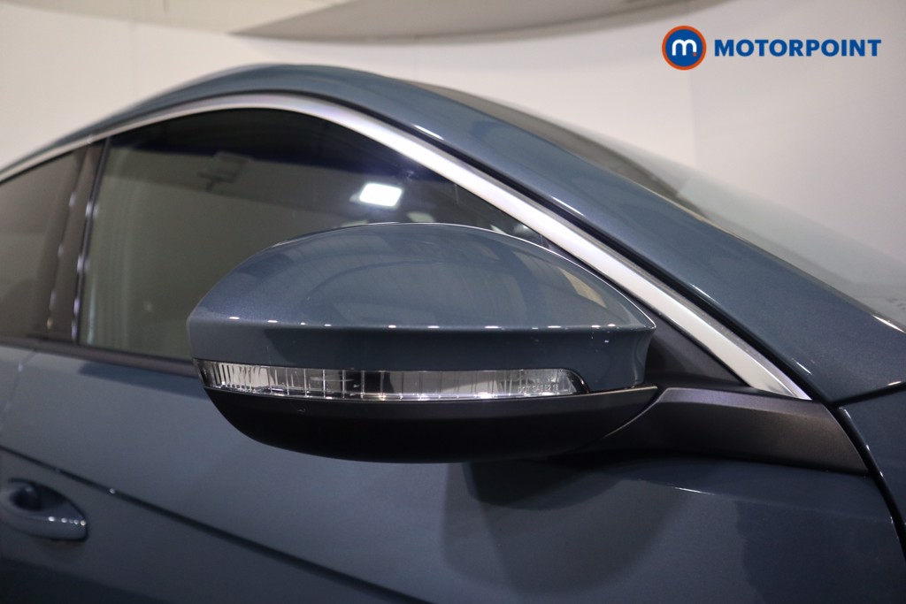 Volkswagen T-Roc R-Line Manual Petrol SUV - Stock Number (1582541) - 23rd supplementary image