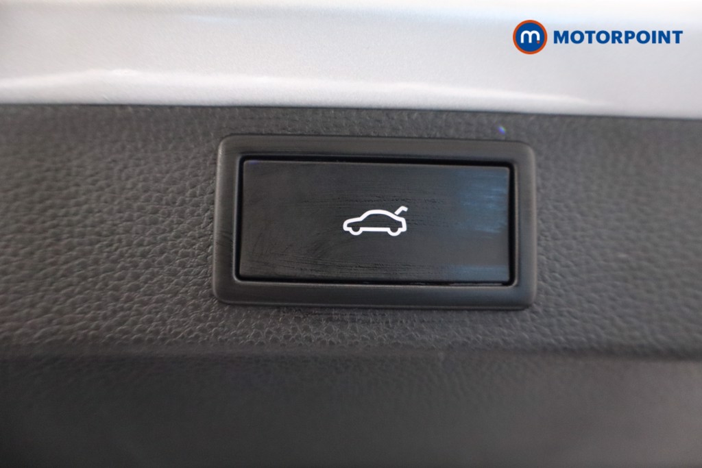 Skoda Karoq Sportline Edition Automatic Petrol SUV - Stock Number (1582571) - 42nd supplementary image