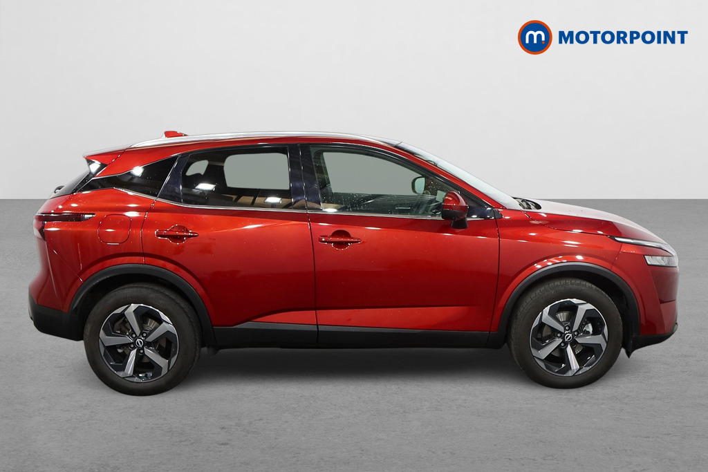 Nissan Qashqai N-Connecta Automatic Petrol SUV - Stock Number (1582989) - Drivers side
