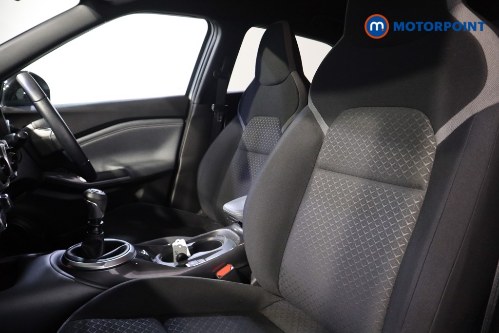 Nissan Juke N-Connecta Manual Petrol SUV - Stock Number (1583269) - 9th supplementary image