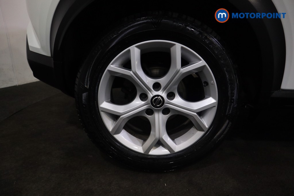 Nissan Juke N-Connecta Manual Petrol SUV - Stock Number (1583269) - 12th supplementary image