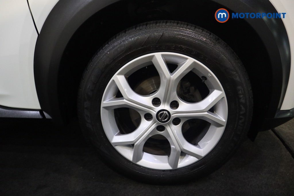 Nissan Juke N-Connecta Manual Petrol SUV - Stock Number (1583269) - 13th supplementary image