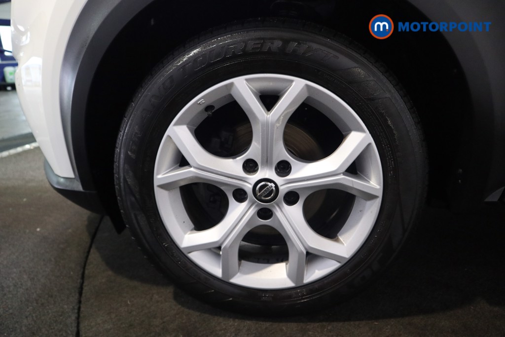 Nissan Juke N-Connecta Manual Petrol SUV - Stock Number (1583269) - 14th supplementary image