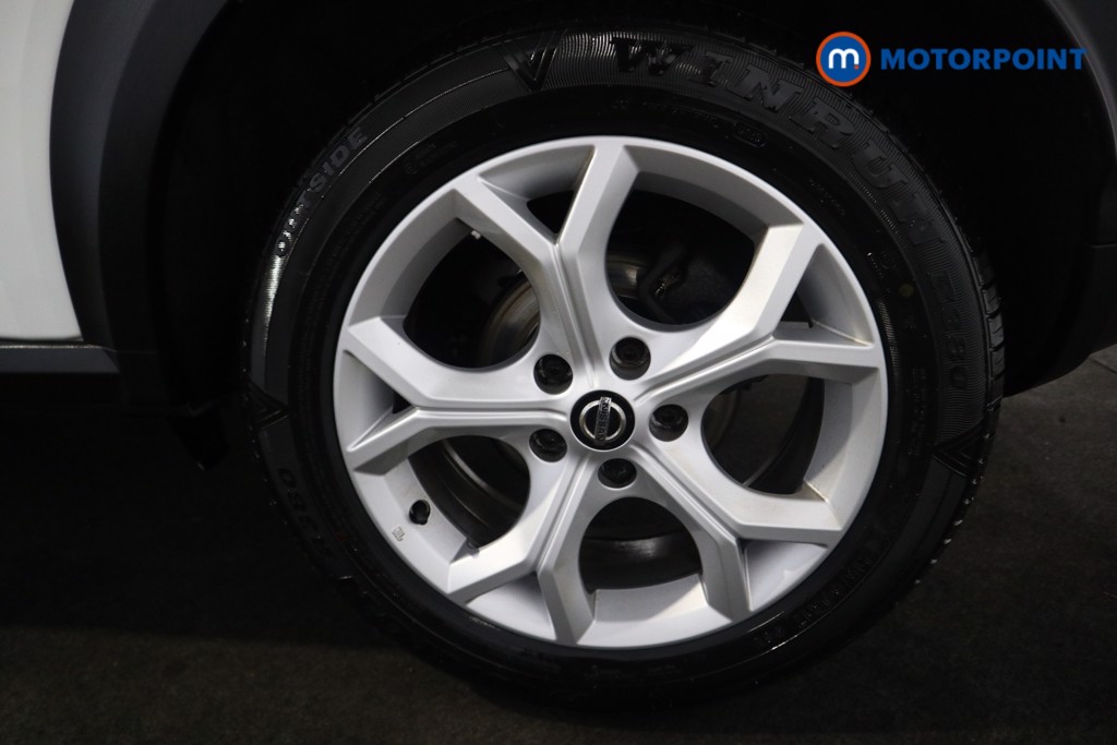 Nissan Juke N-Connecta Manual Petrol SUV - Stock Number (1583269) - 15th supplementary image