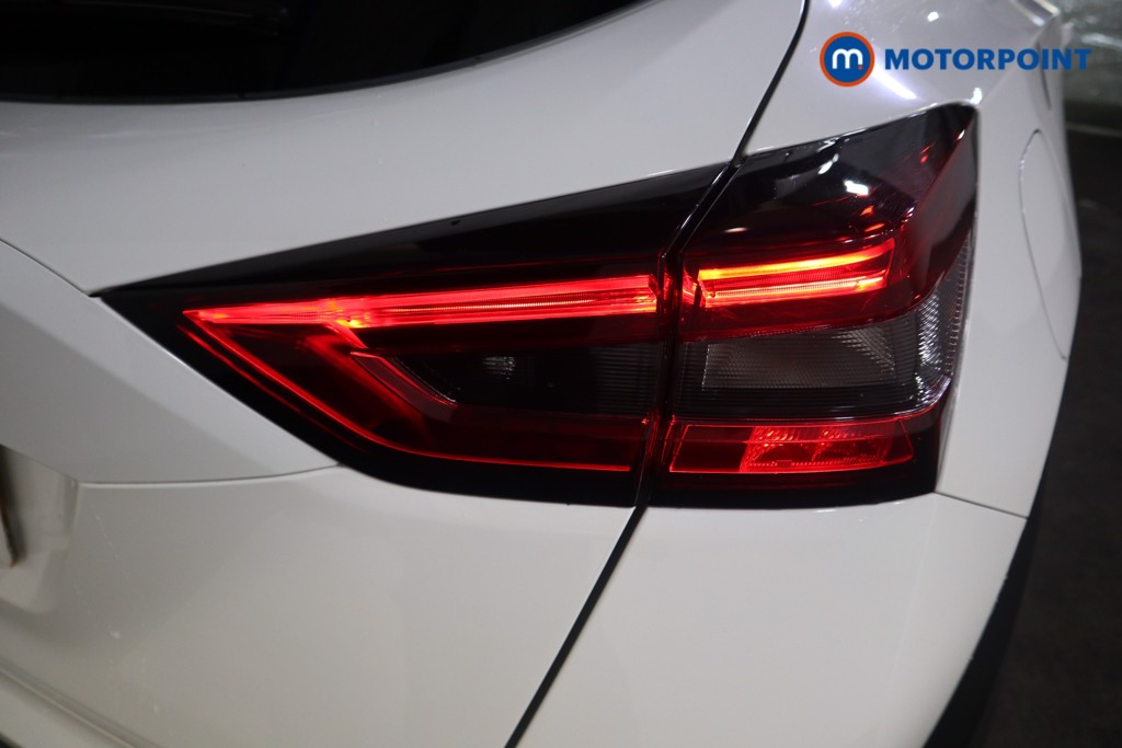 Nissan Juke N-Connecta Manual Petrol SUV - Stock Number (1583269) - 18th supplementary image